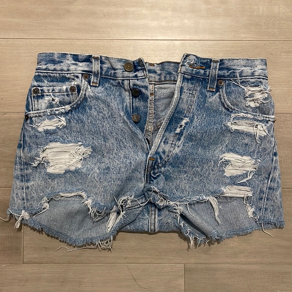 Vintage Levi’s Cut Off Distressed Shorts
